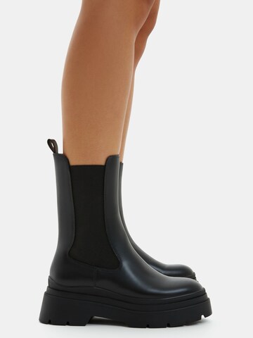 Boots chelsea di Bershka in nero