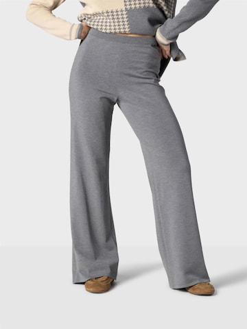 regular Pantaloni ' ' di NAULOVER in grigio: frontale