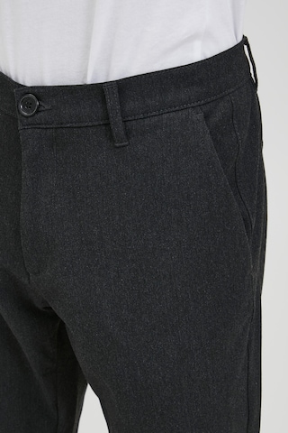 !Solid Slimfit Hose 'TO Frederic' in Grau