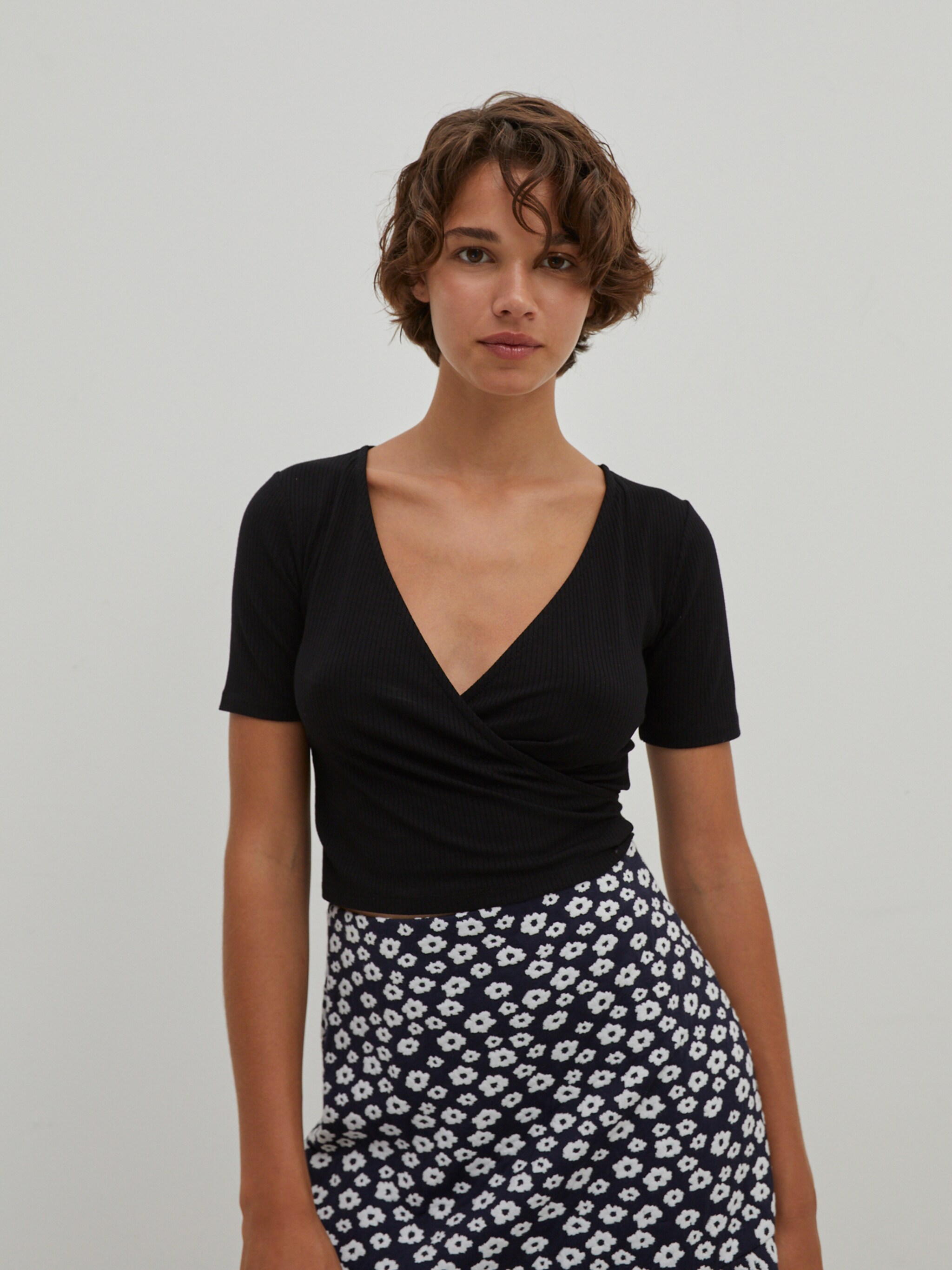 EDITED Produkter Shirts 'Leia' sort