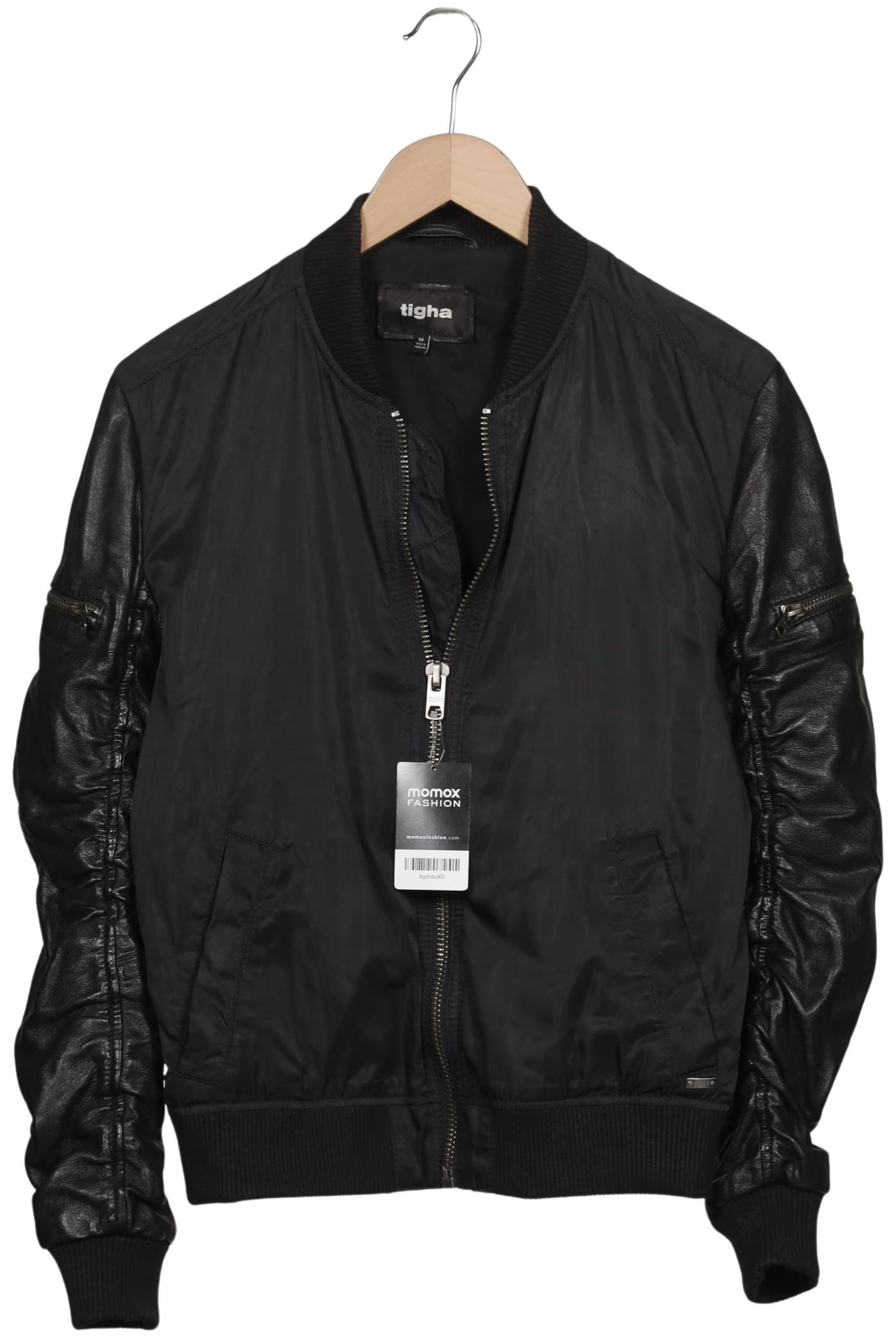 tigha Jacket & Coat in M in Black: front