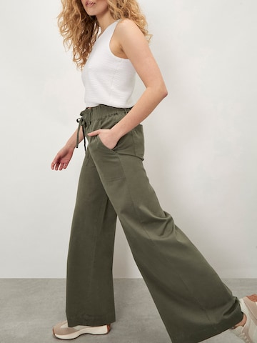Apricot Loosefit Paper Bag Waist Wide Leg Trousers ' ' in Grün