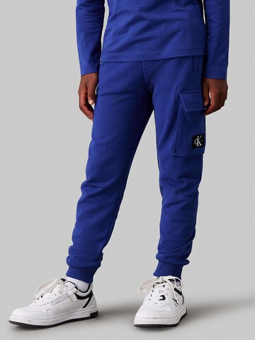 Effilé Pantalon Calvin Klein Jeans en bleu : devant