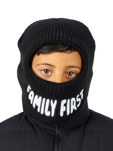 FAMILY 1ST FAMILY 4EVER Mütze 'Big Smile Balaclava' in Schwarz: predná strana