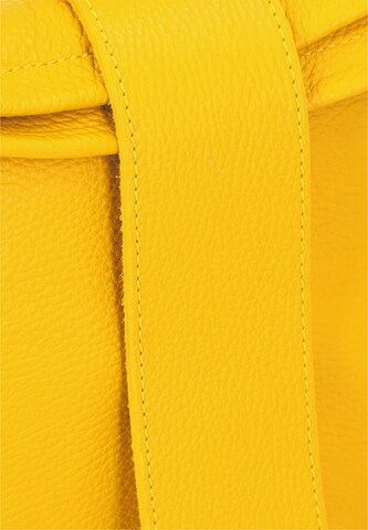 faina Shoulder Bag in Yellow