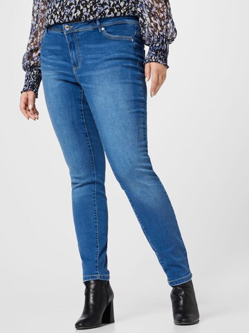 Vero Moda Curve Slimfit Jeans 'Fanya' in Blau: predná strana