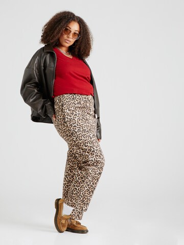Levi's® Plus Футболка в Красный