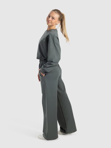 Smilodox Loose fit Trousers ' Kanya ' in Green