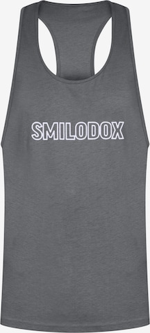 T-Shirt 'Kelvin' Smilodox en gris : devant