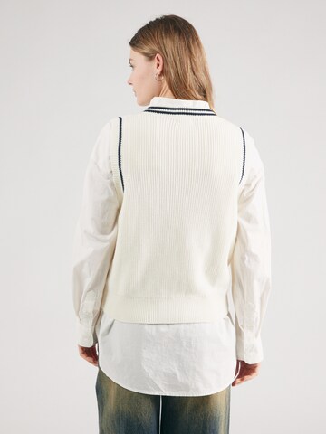 Gilet in maglia di GUESS JEANS in bianco