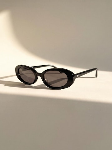 ARMIE Sunglasses 'The Sage' in Black: front