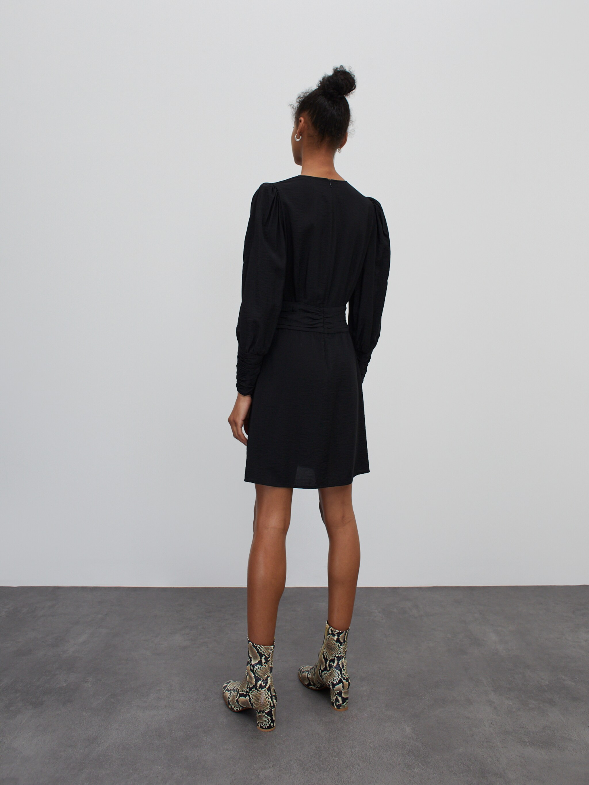 EDITED Produits Robe 'Parwin' noir