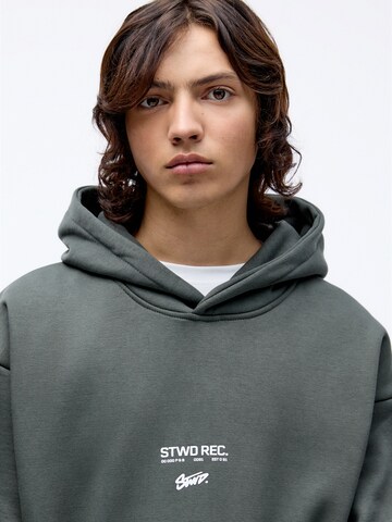 Pull&Bear Sweatshirt i grön