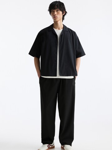 Pull&Bear Comfort Fit Hemd in Schwarz