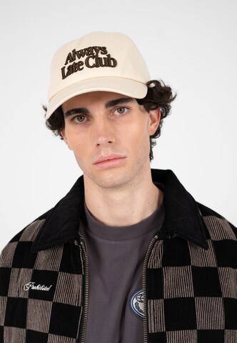 Prohibited Pet 'Late Club' in Beige: voorkant