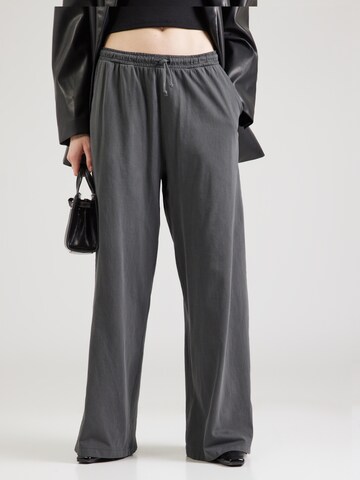 Wide leg Pantaloni 'Davina' di WEEKDAY in grigio: frontale
