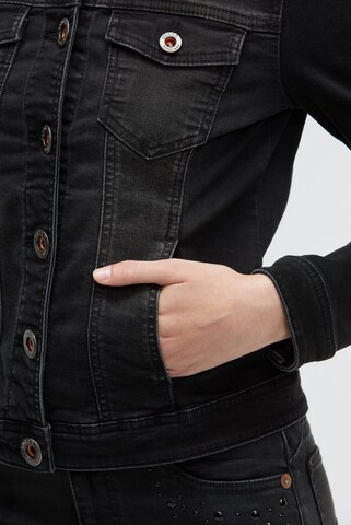 Soccx Between-Season Jacket in Black: front
