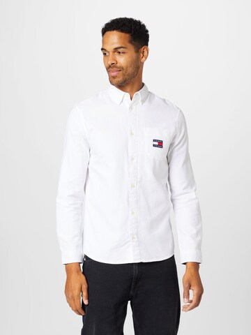 Tommy Jeans Regular fit Button Up Shirt in White: front