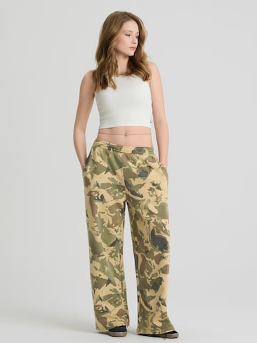 NoWear Loose fit Pants in Green: front
