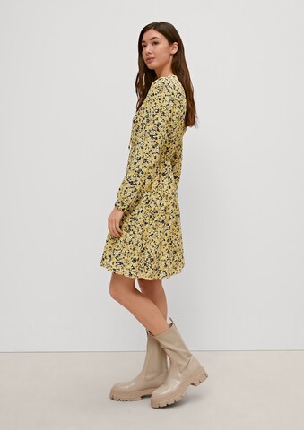 Robe comma casual identity en jaune