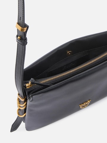 Borsa a spalla 'TRIPLET MINI VITELLO MORBIDO - 105883 A0QO PE26' di PINKO in nero