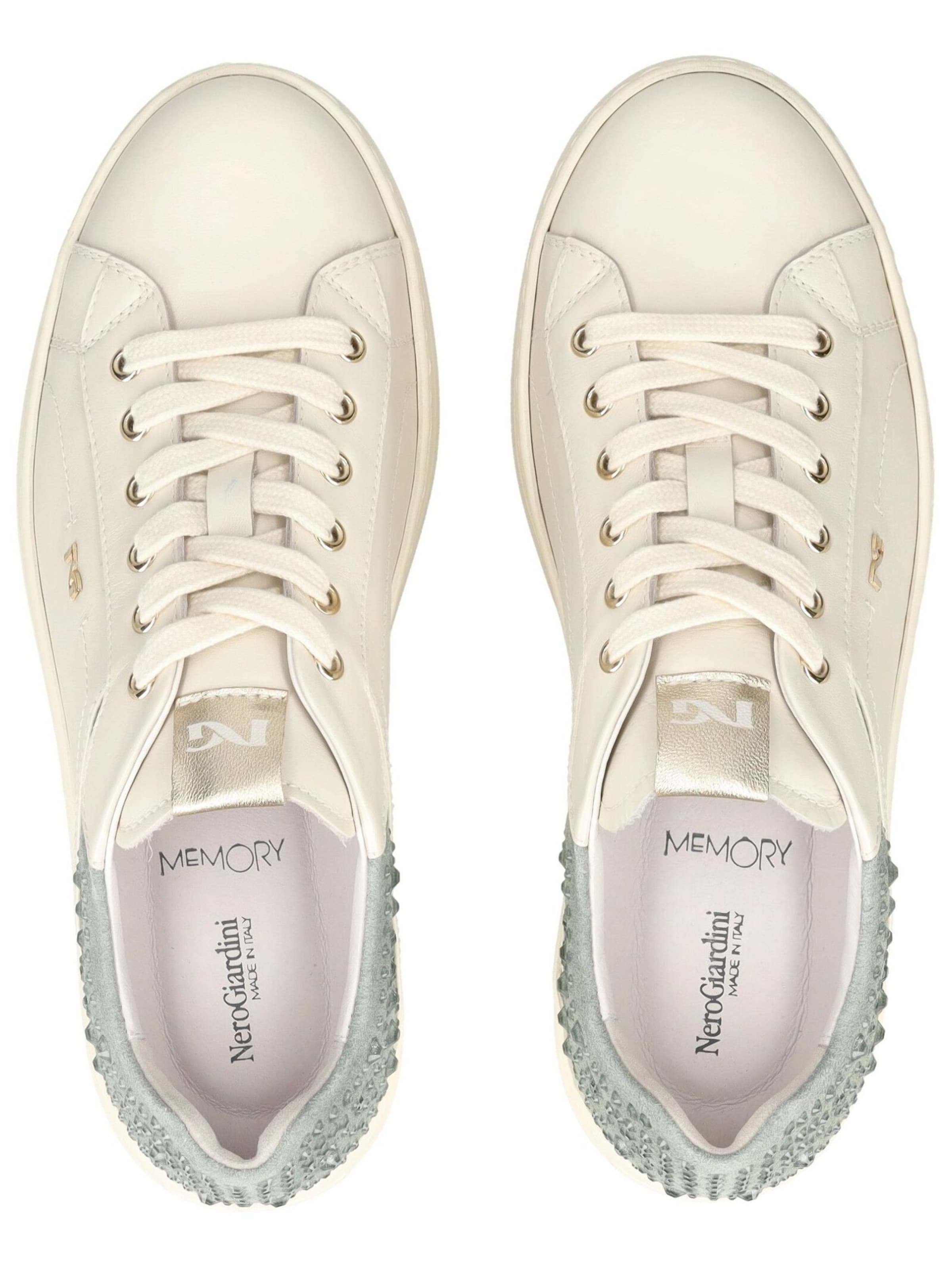 Baskets basses Nero Giardini en blanc