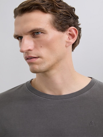 Scalpers Póló 'Skull' - fekete