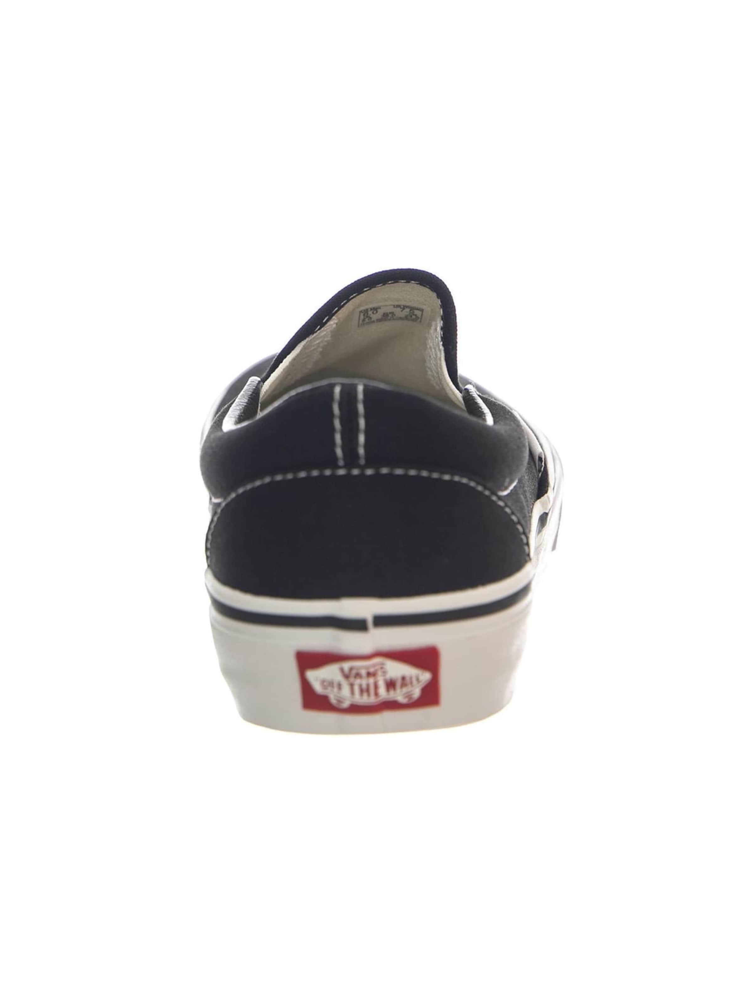 Scarpa stringata sportiva 'Unisex Classic Slip-On Black / White Shoes' di VANS in nero