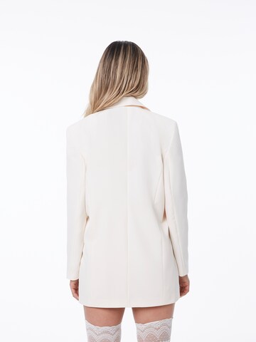 ABOUT YOU x Alina Eremia Blazer 'Ruby' in White