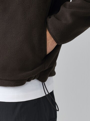 Next Pullover in Braun