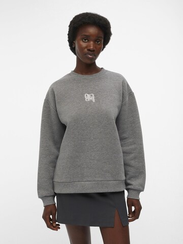 OBJECT Sweatshirt 'RORA' i grå: forside