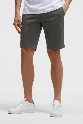 CMPD Regular Chino Pants in Grey: front