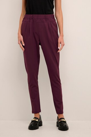 Kaffe Skinny Pleat-Front Pants 'Jillian' in Red: front