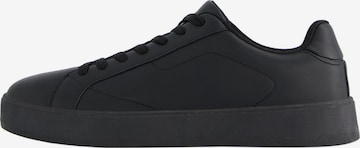 Bershka Platform trainers in Black