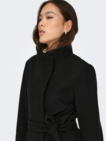 Manteau mi-saison 'EMMA' ONLY en noir
