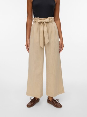 VERO MODA Wide leg Pleat-Front Pants 'VMSYDNEY' in Brown: front
