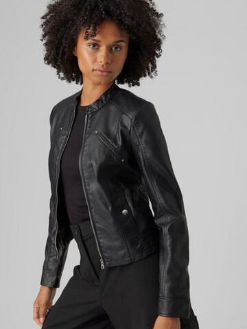 Veste mi-saison 'Giacche' VERO MODA en noir : devant