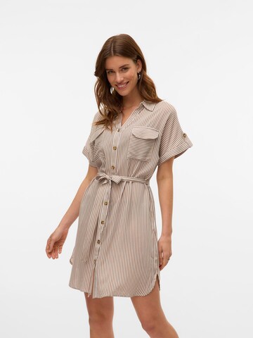 VERO MODA - Vestido camisero 'VMBumpy' en marrón: frente