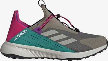 Chaussure basse 'Voyager 21' ADIDAS TERREX en gris