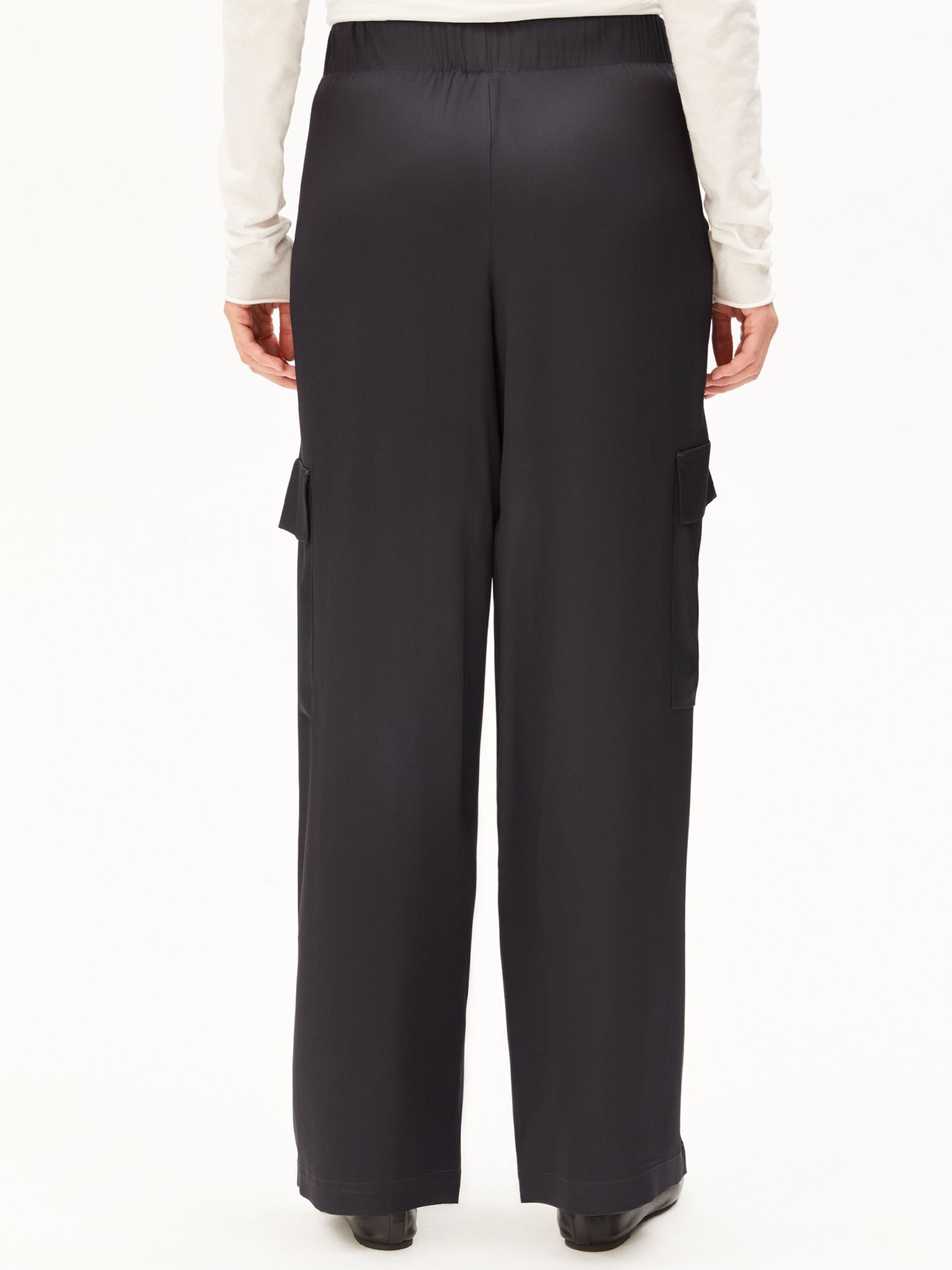 ARMEDANGELS Loosefit Hose SATIN PULL ON in Grau: Rückseite