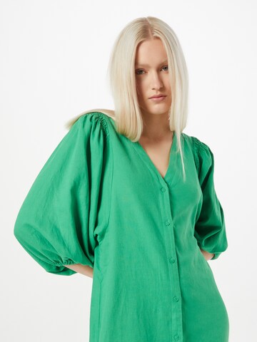 Lindex - Vestidos camiseiros 'Olivia' em verde