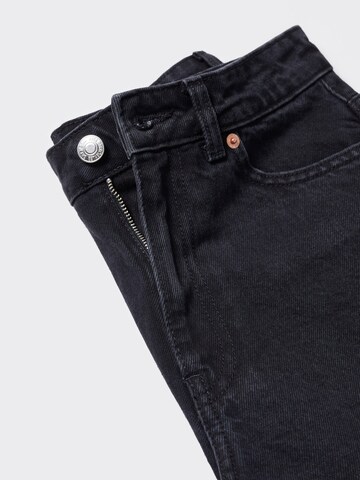 MANGO Regular Jeans i svart