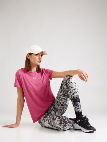 Reebok - Camisa funcionais em rosa