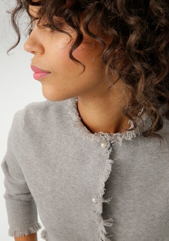 Aniston CASUAL Strickjacke in Grau