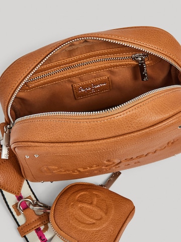 Pepe Jeans Umhängetasche 'BASSY CORE' in Braun