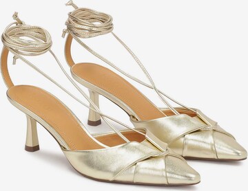 Kazar Pumps in Gold