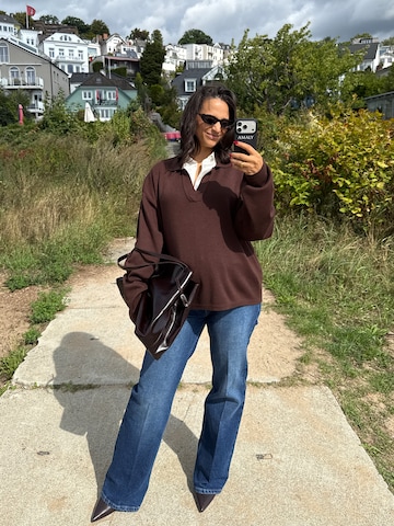 AMALY Flared Jeans in Blue