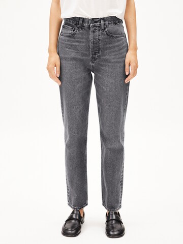 ARMEDANGELS Regular Jeans 'Aaikala' in Grey: front