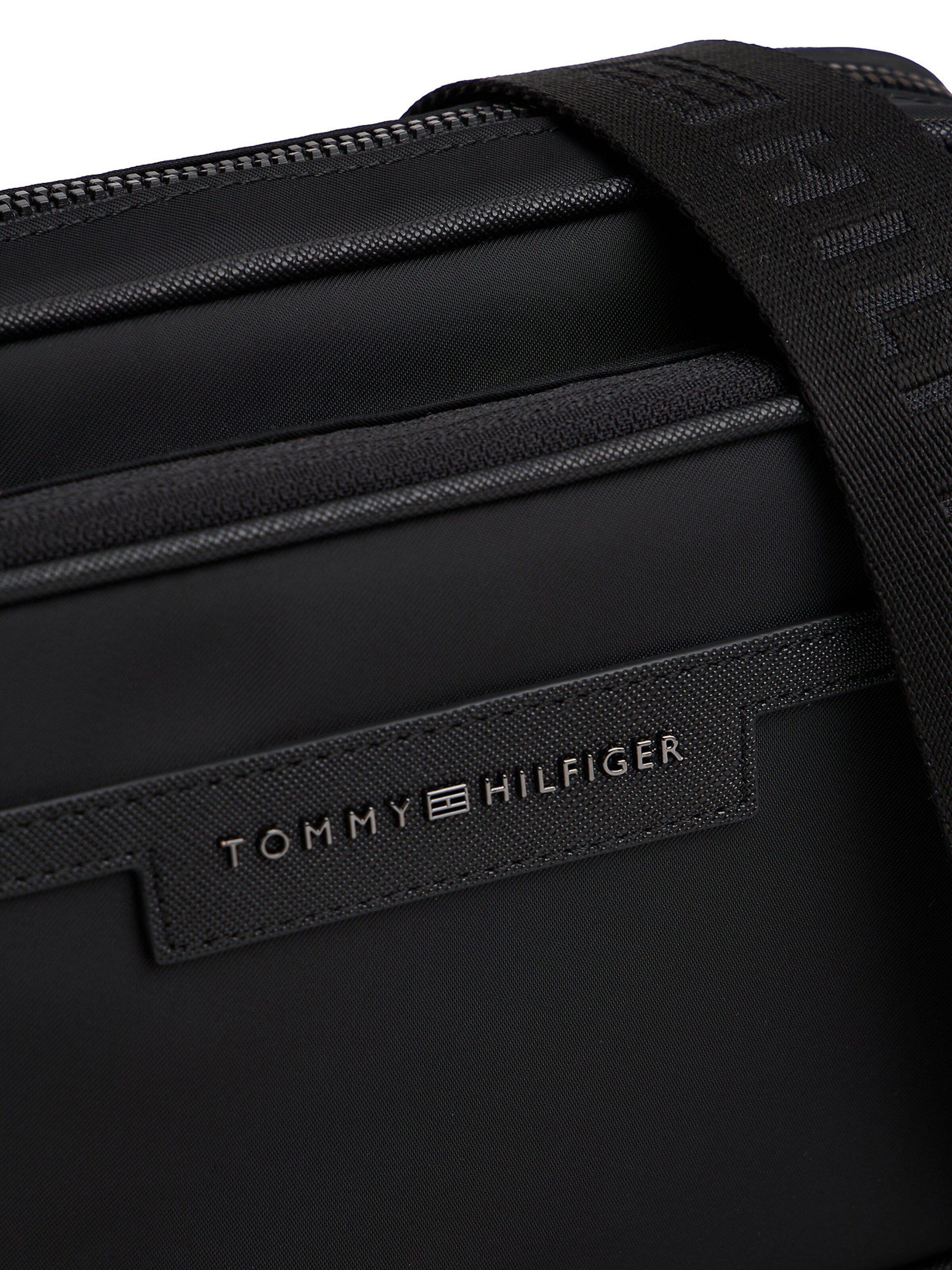 TOMMY HILFIGER Crossbody Bag in Black