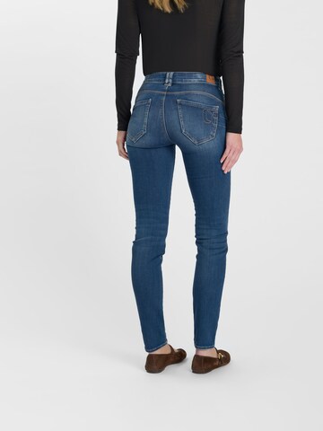 Coupe slim Jean Le Temps Des Cerises en bleu
